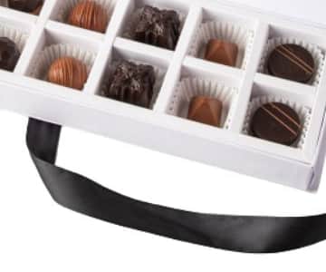 NJD chocolate small white box view 3