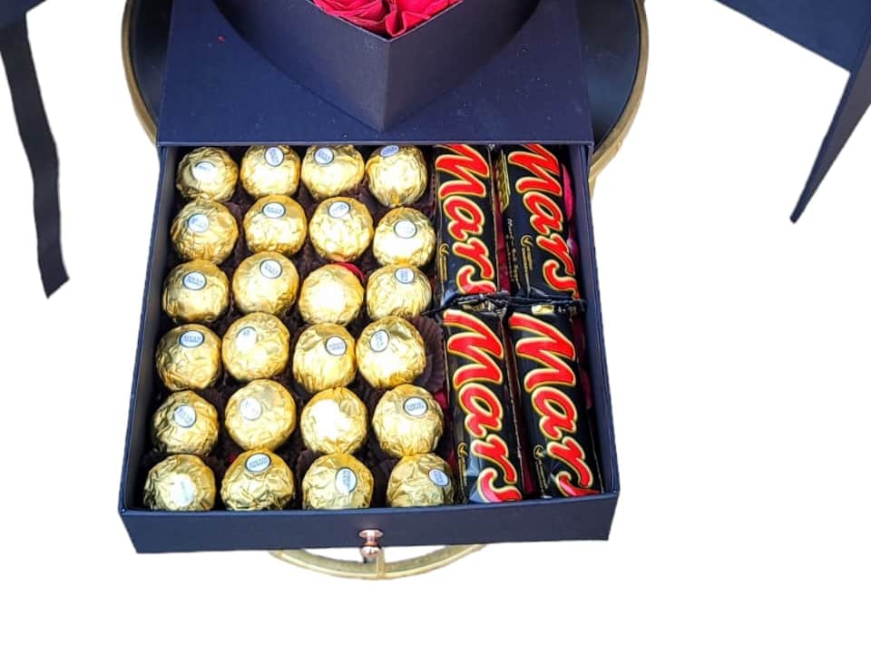 Flowers box with chocolate view 3