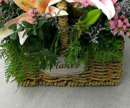 20 yellow roses in a basket. view 3