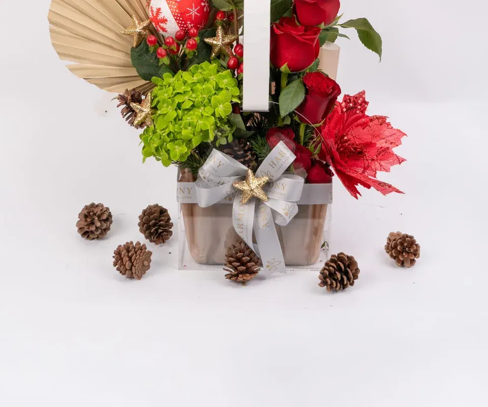 Evergreen Charm Basket view 3