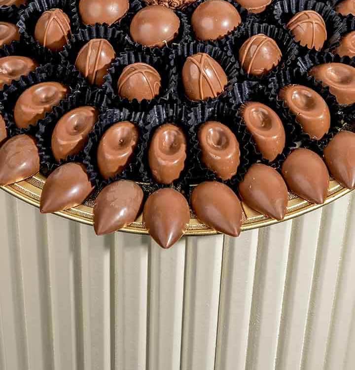 77 Assorted Milk chocolates EID AL ADHA Gift Tray view 5