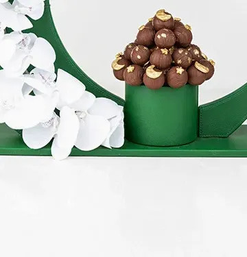 Luxury Cake pop Hamper view 3