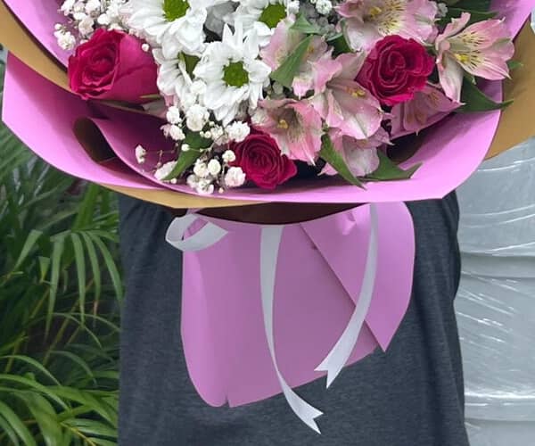 Open bouquet or white ohara view 3