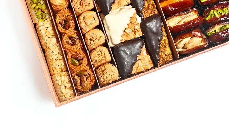 WG BAKLAWA-CROCONTE-DATES KHODRI STFD MAGNET GIFT BOX LG view 3