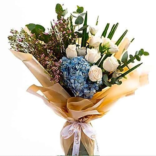 Hand Bouquet Hydrangea Blue view 1