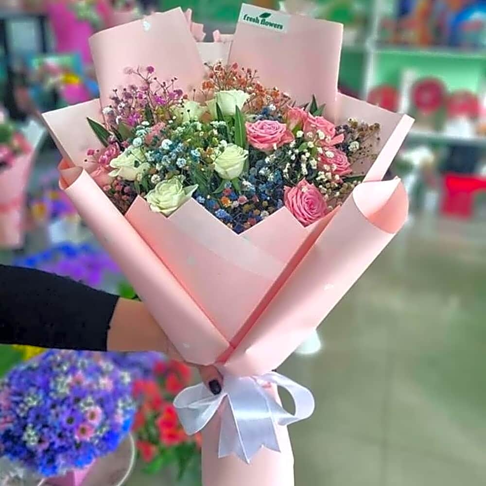 Bouquet of spray roses view 1