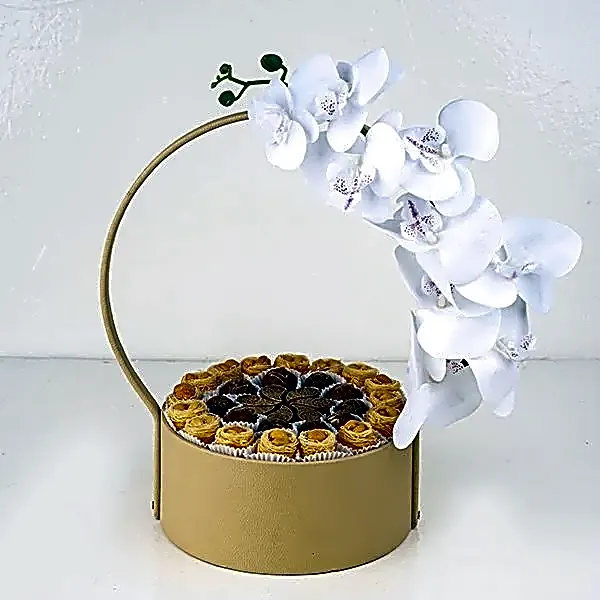 Ramadan Hamper with Esch Cashew and Chocolates 1 view 1