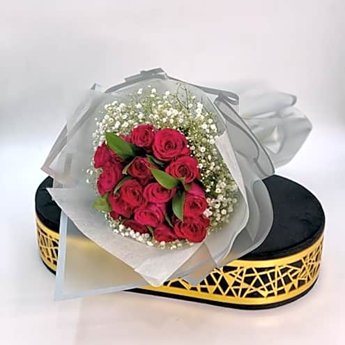 Love rose bouquet view 1