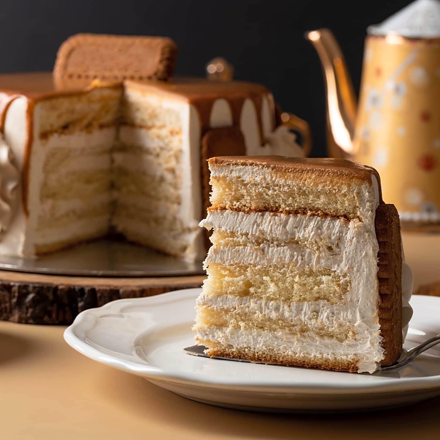 Beautiful honey cake view 1
