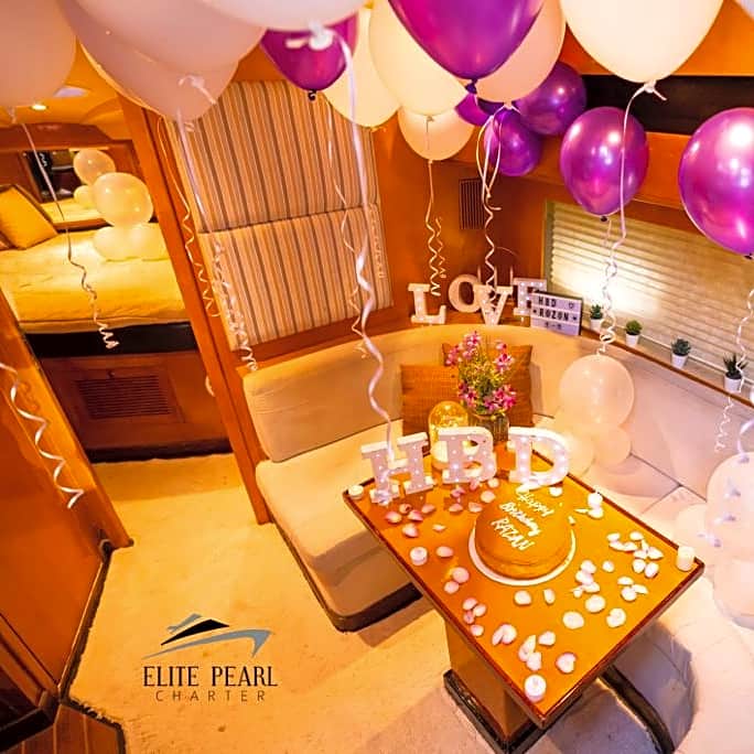 Girl's Birthday Yacht 31 feet view 1