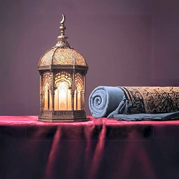 Ramadan lantern&Prayer rug view 1