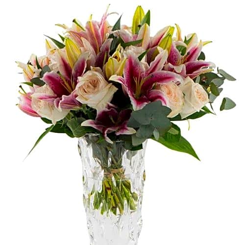 Vase arrangement lily pink view 1