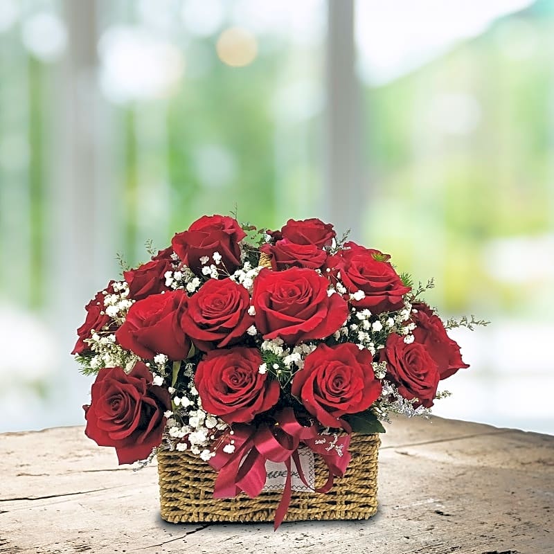 VB018 Roses in Basket view 1
