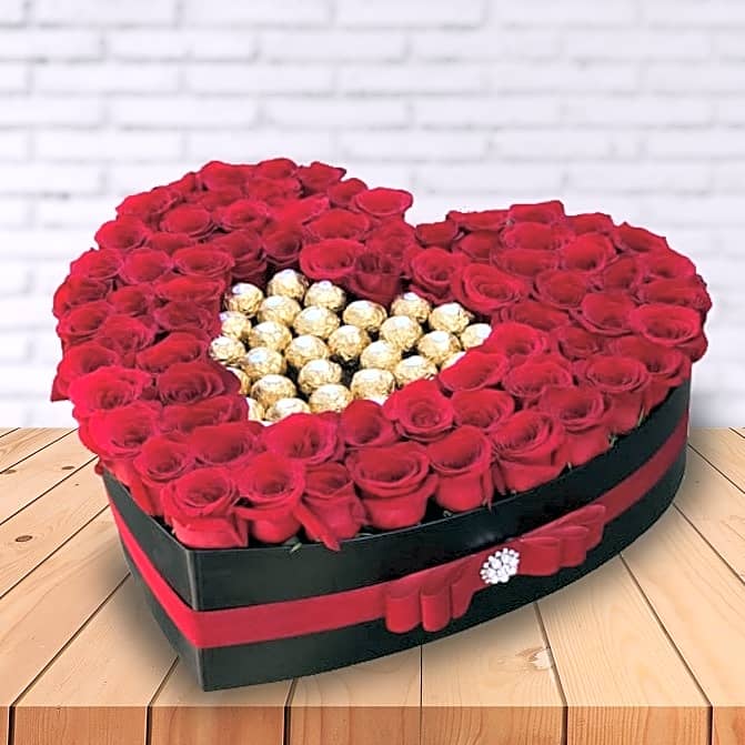 BAH004 Mix 100 Roses and Chocolate Box view 1