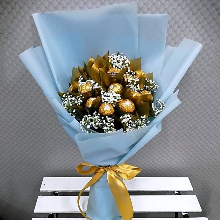 HBC1008 Ferrero Bouquet view 1