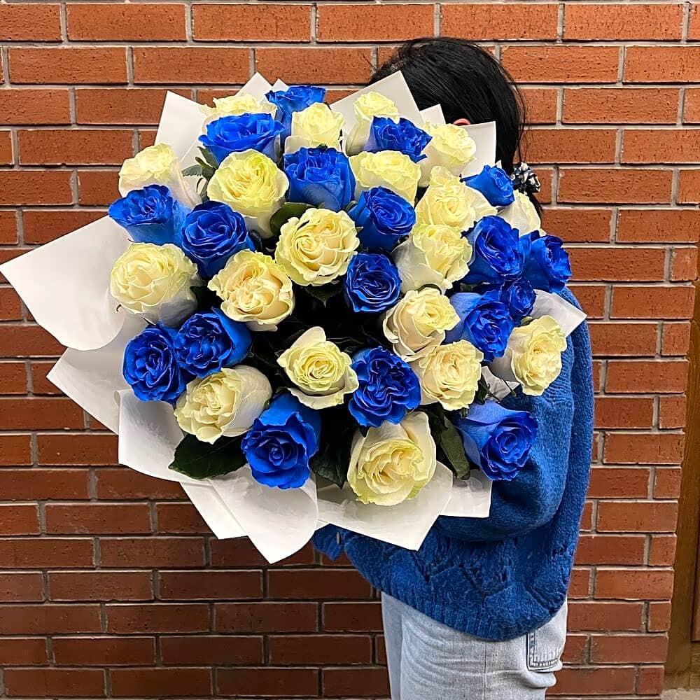 Blue and white roses view 1