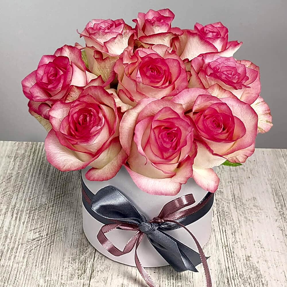 Box with Pink roses view 1