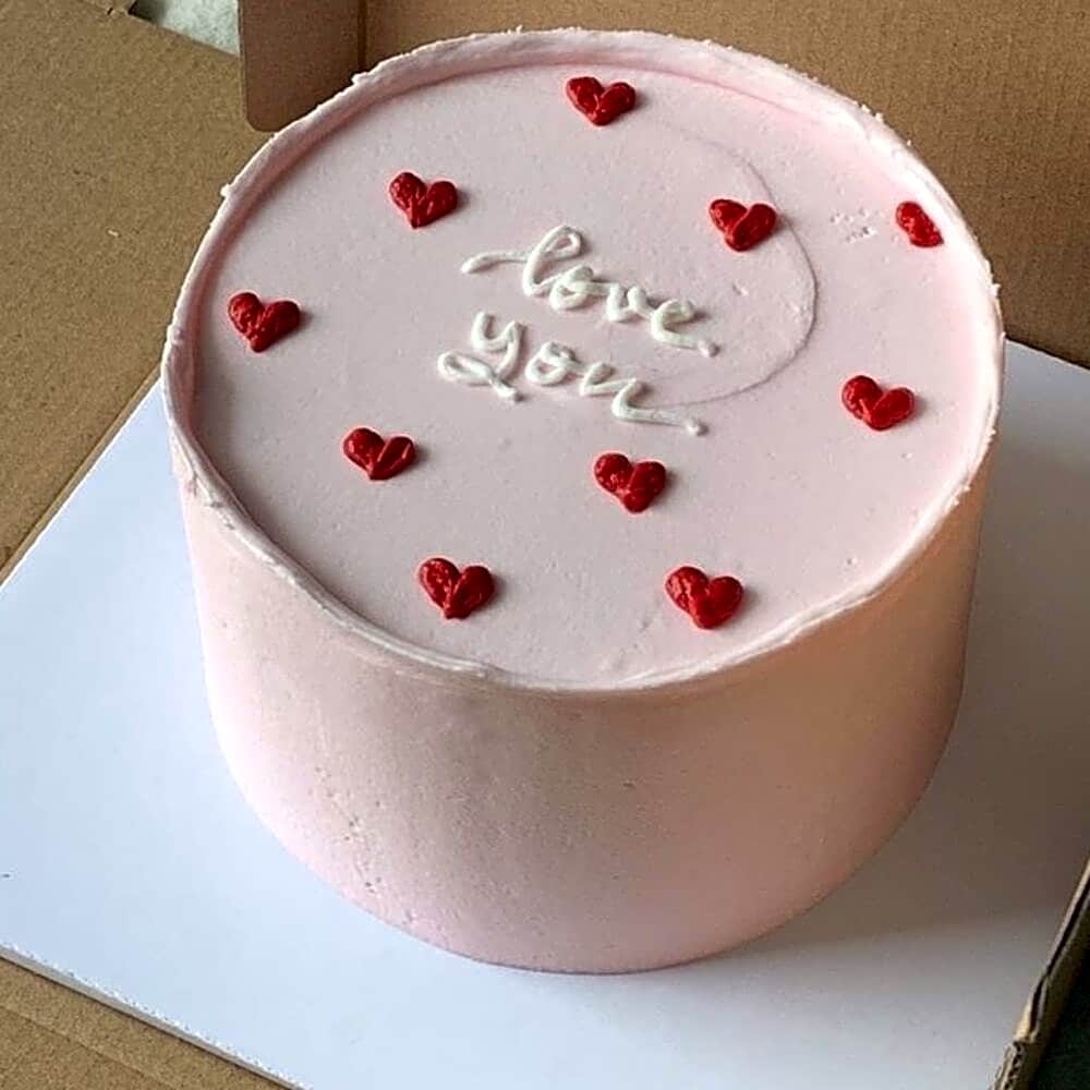 Lovetheme cake view 1