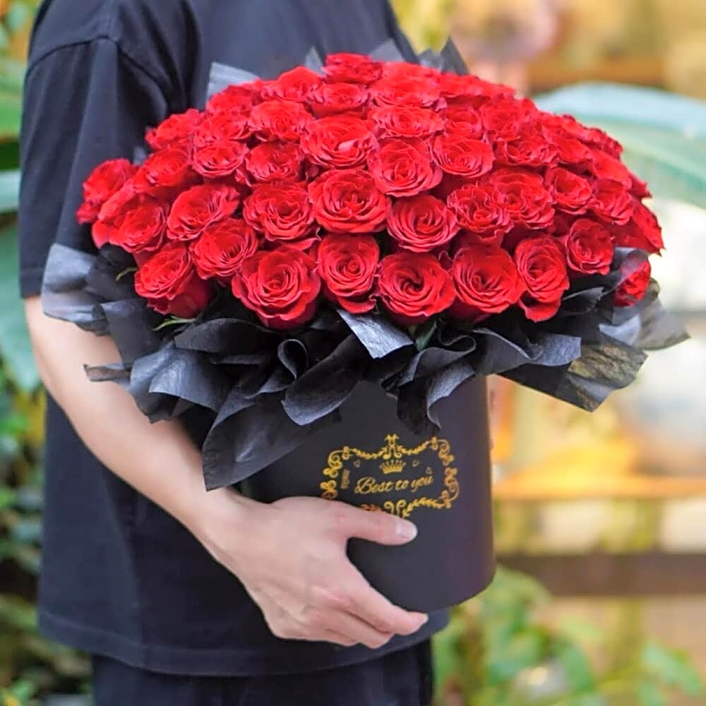 Red love rose box view 1