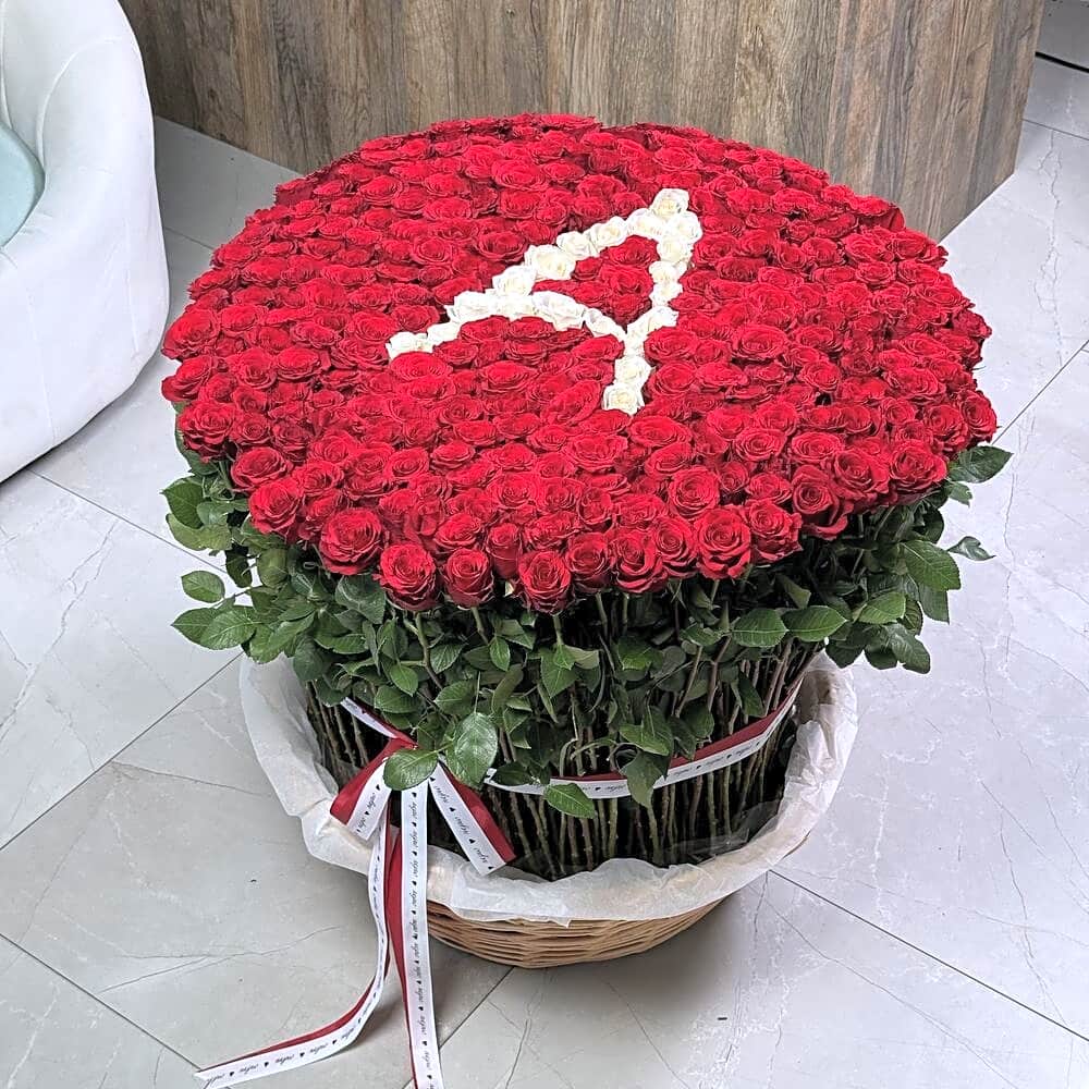 Red flower basket view 1
