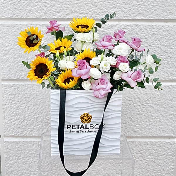Floral Delight Bag view 1