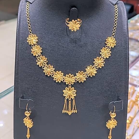 Pure Bahraini gold, 21 carats