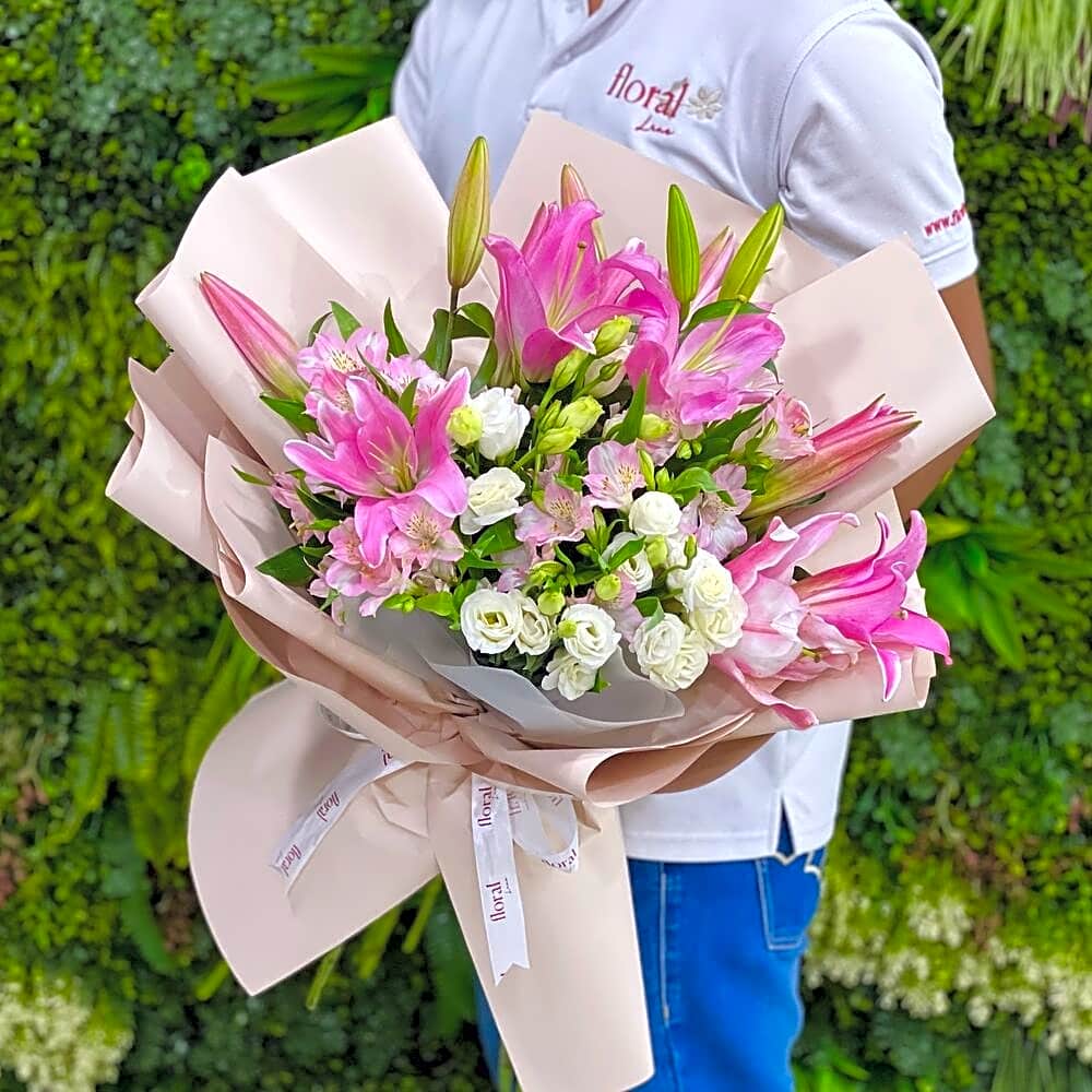 Royal Bouquet flowers view 1