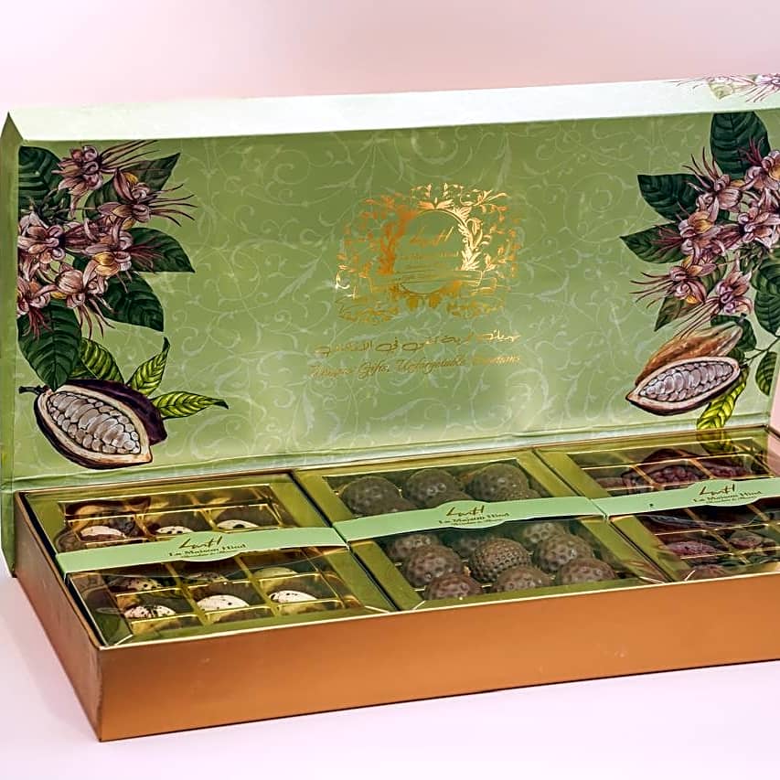 A luxurious chocolate box with an eye-catching design, view 1