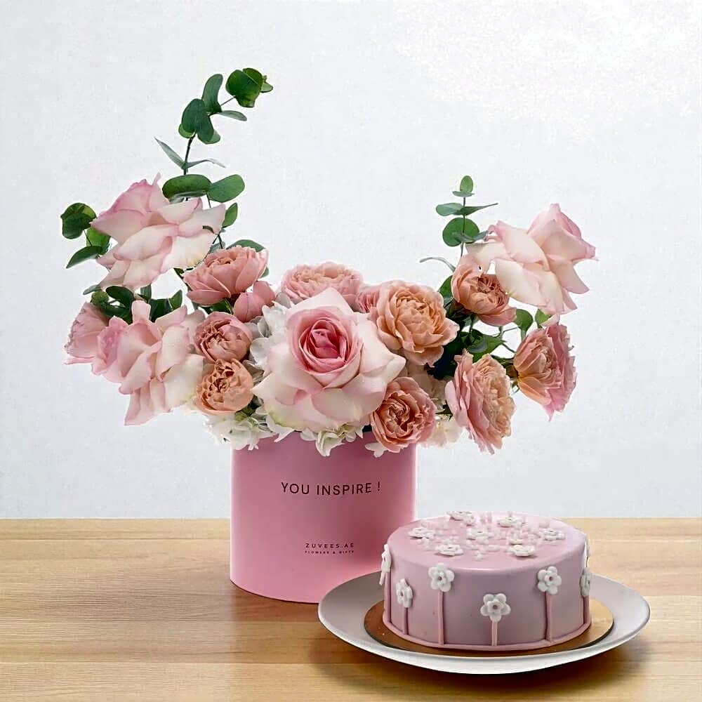 The Blush – Cake Combo view 1