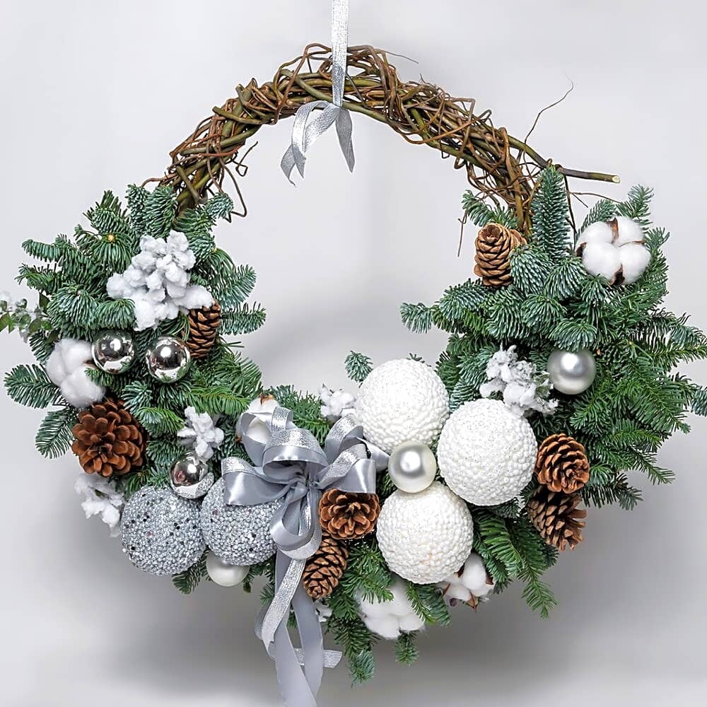 Christmas wreath 1330 view 1