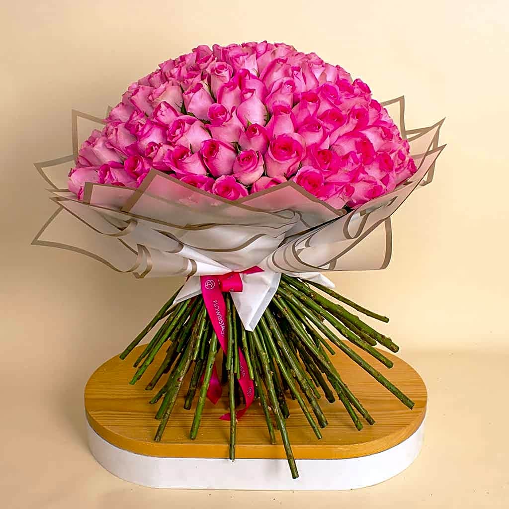 100 Pink Roses bouquet view 1