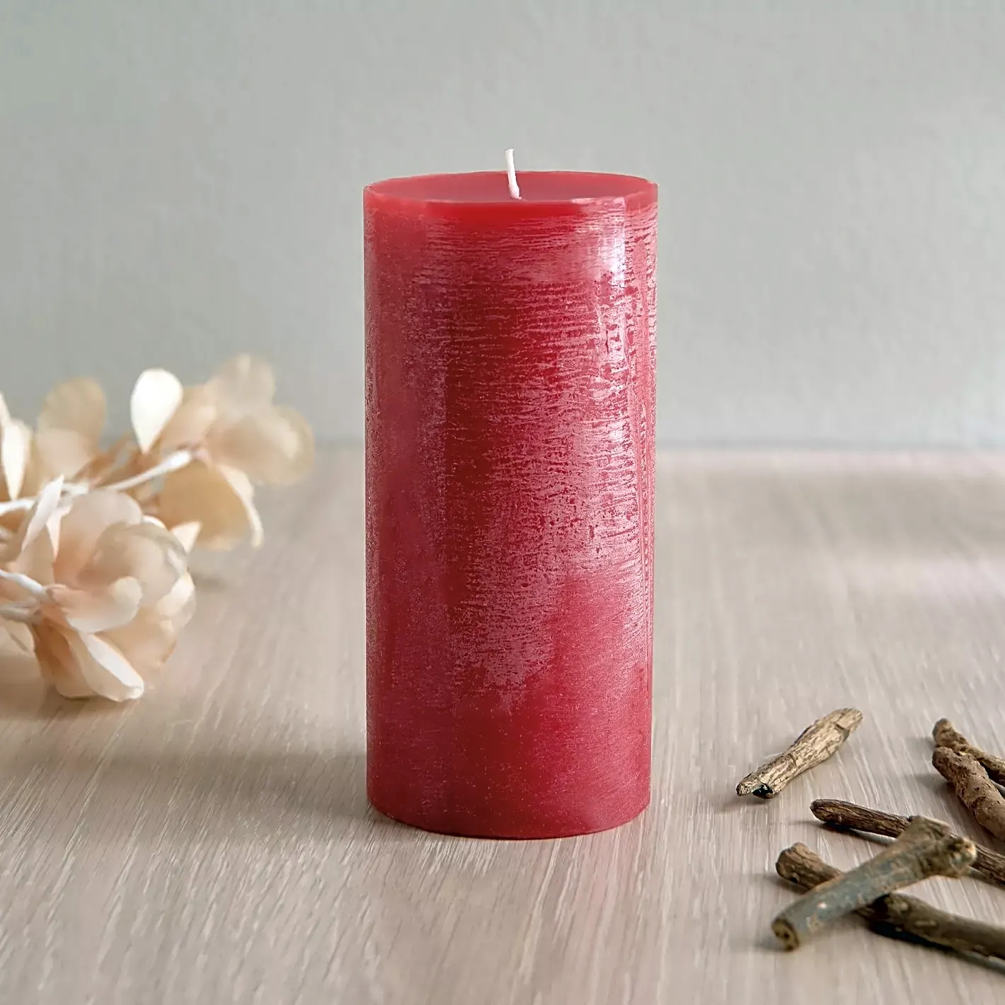Red scented candle view 1