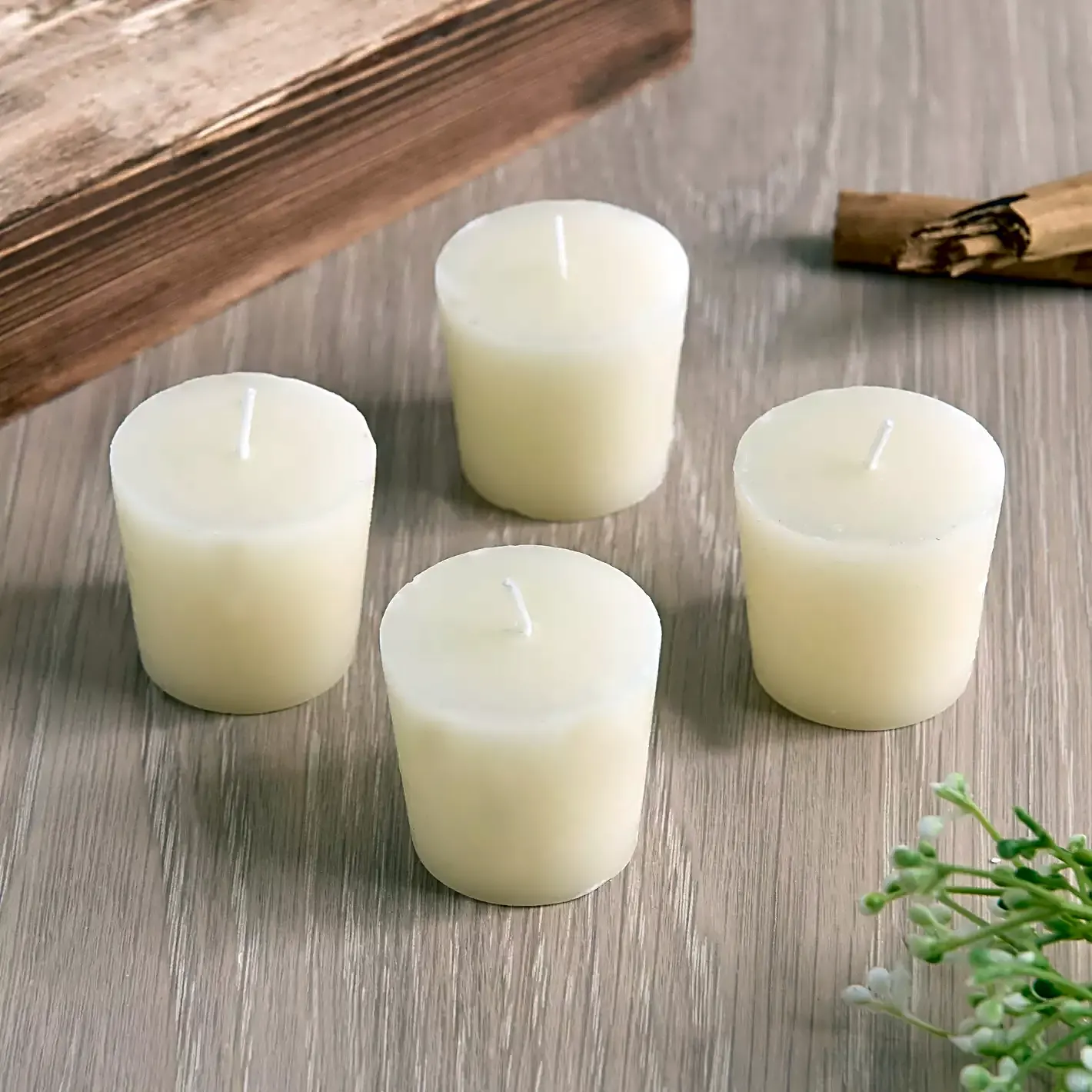 Decorative candle view 1