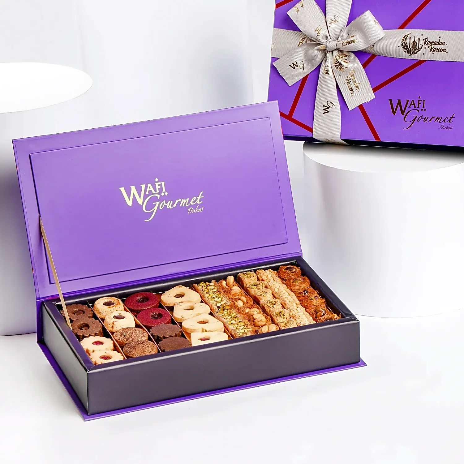 BAKLAWA AND PETIT FOUR GIFT BOX LARGE view 1