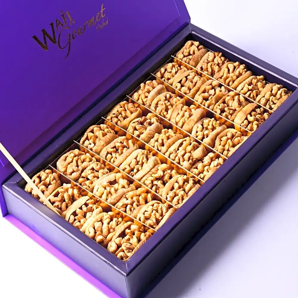 DRIED FIGS STUFFED WITH WALNUT GIFT BOX MEDIUM view 1