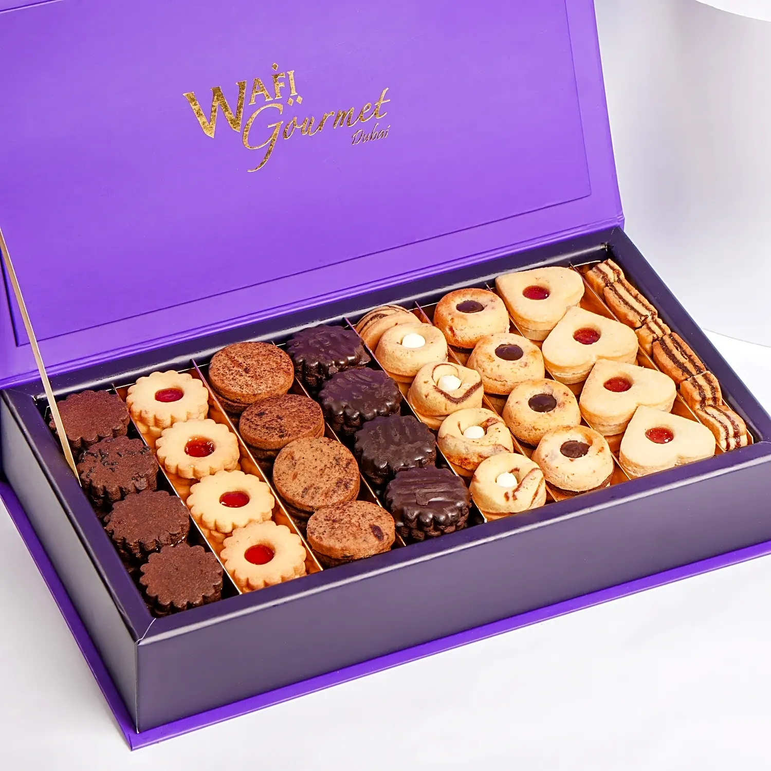 PETIT FOUR GIFT BOX MEDIUM view 1