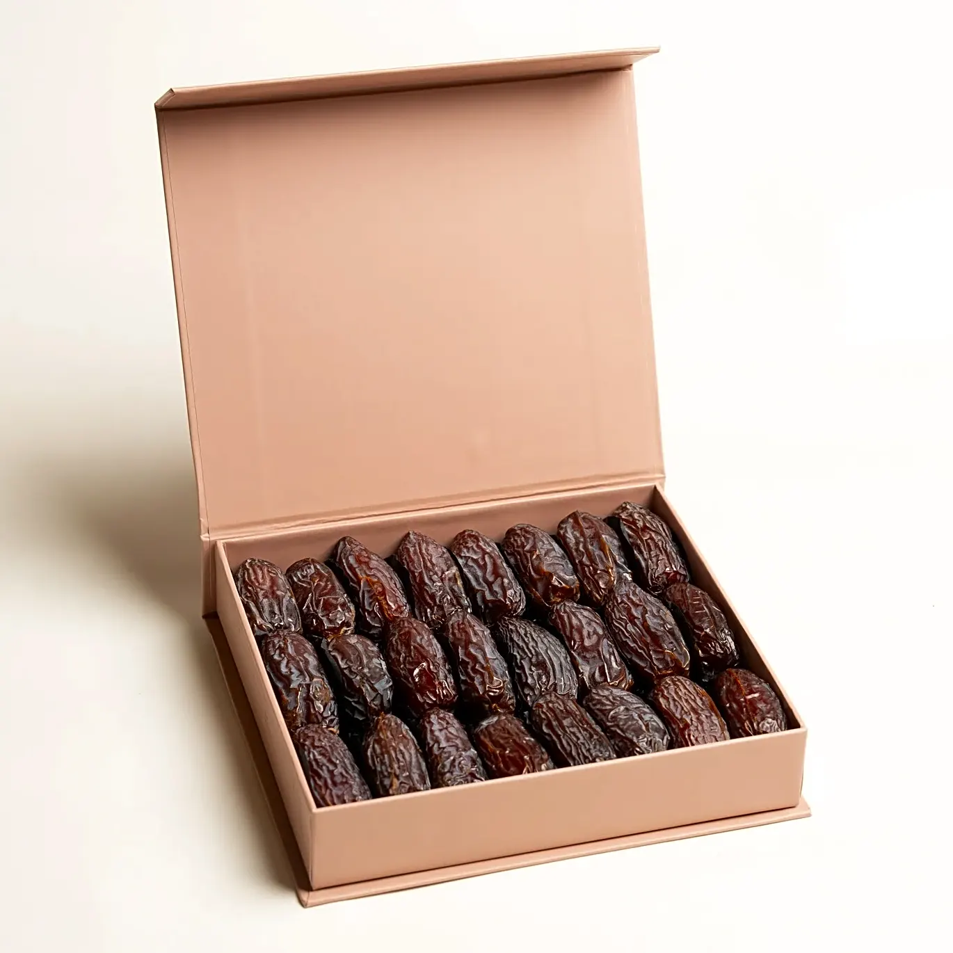 WG MAJDOUL AND AJWA DATES SEEDLESS MAGNET GIFT BOX MED view 1