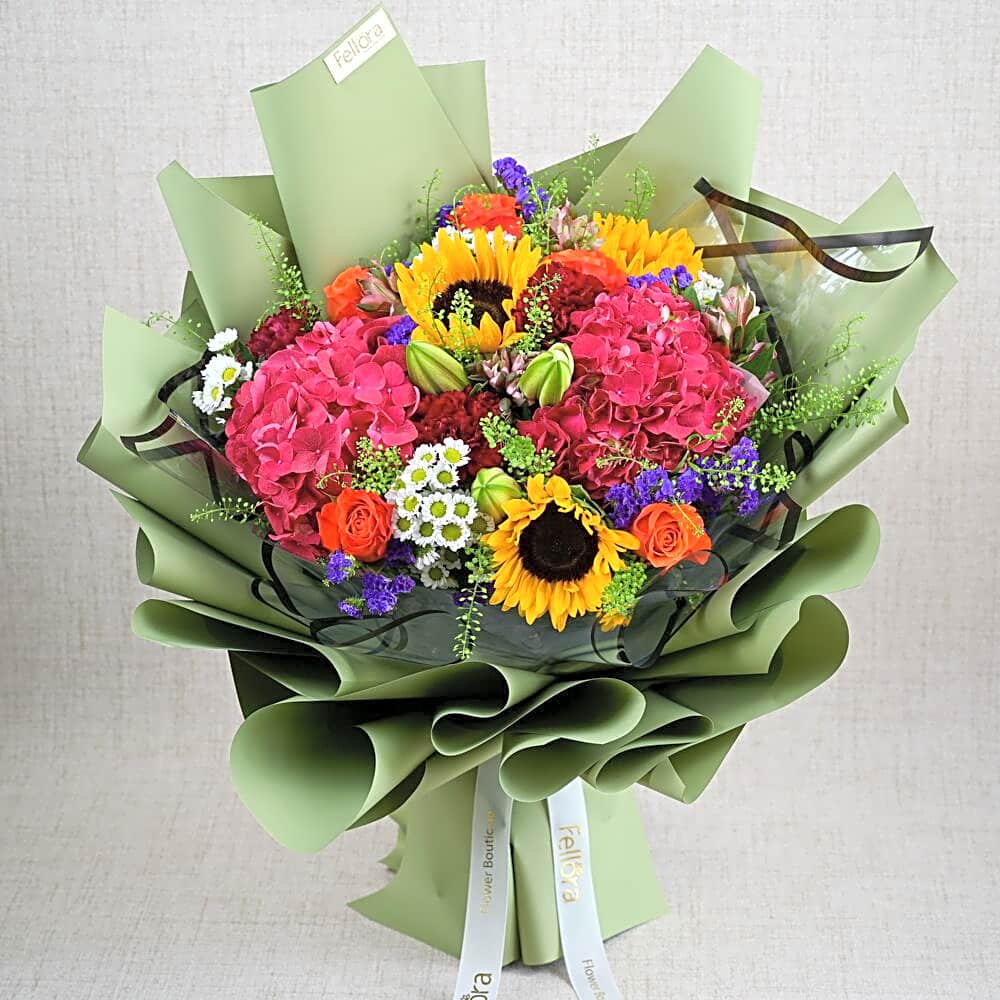 DREAMY GORGEOUS BOUQUET view 1