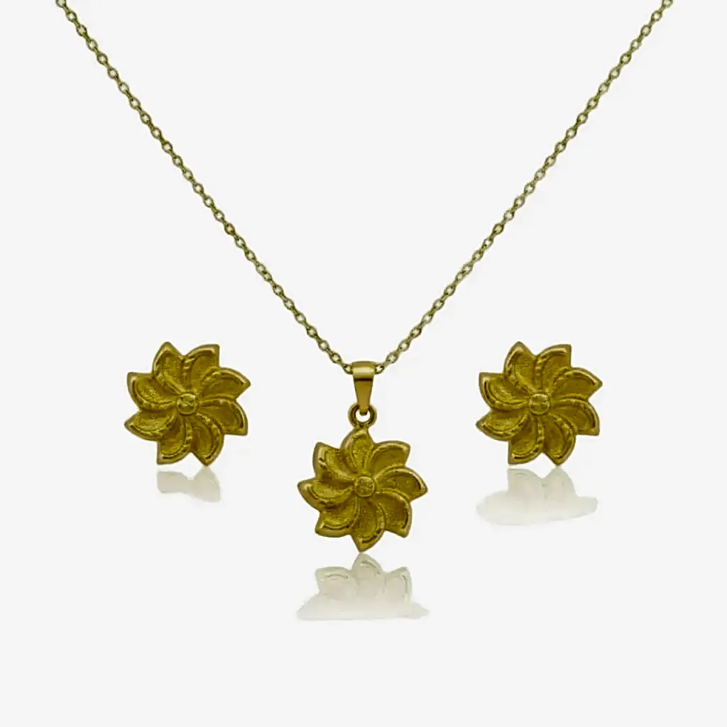 Chain with a pendant in the shape of a love heart 6 view 1