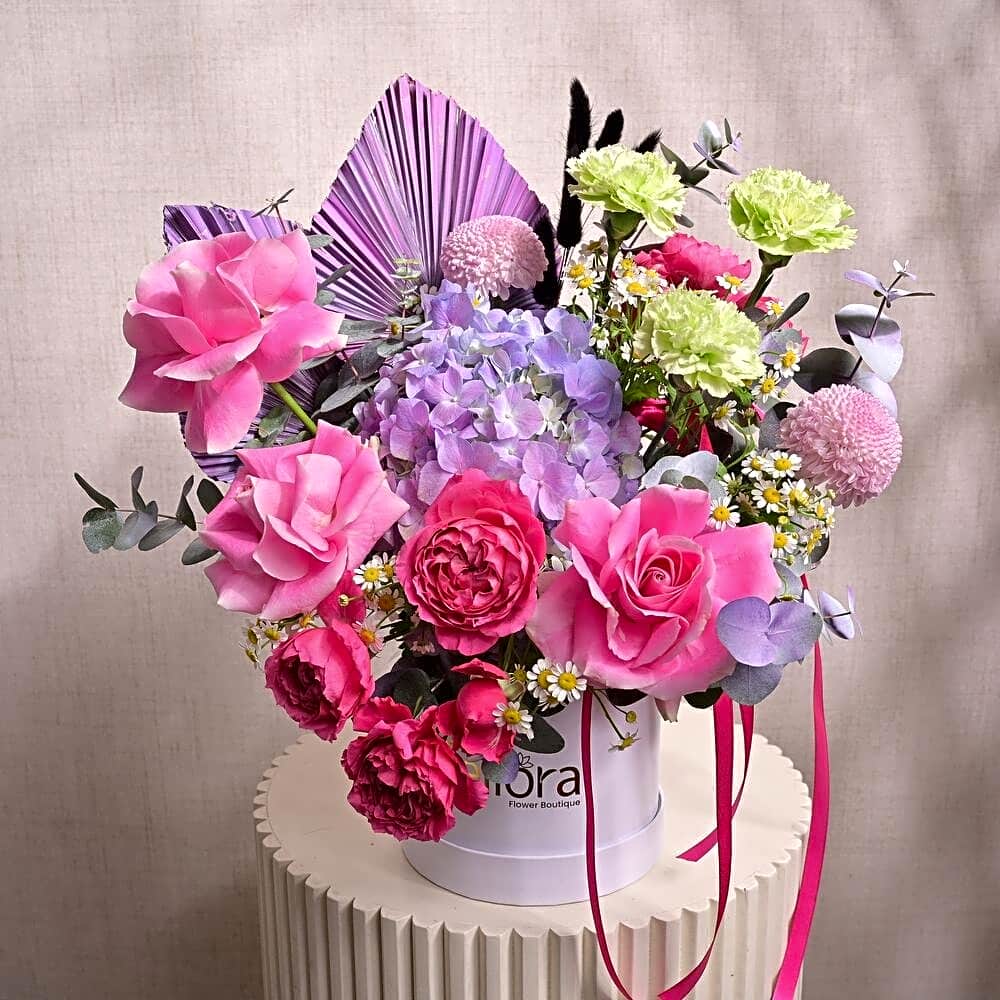 Mixed Pink and Purple Bloom Box 6817
