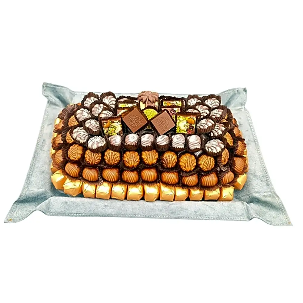 A rectangular chocolate trayRectangular Chocolate Tray, Luxury Chocolate Serving Tray, Premium Chocolate Gift UAE, صينية شوكولاتة مستطيلة, صينية شوكولاتة فاخرة, هدية شوكولاتة راقية
