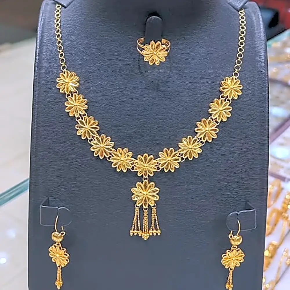 Pure Bahraini gold, 21 carats