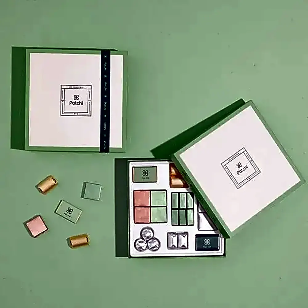 Box of 52 Pieces, Les Essentiels