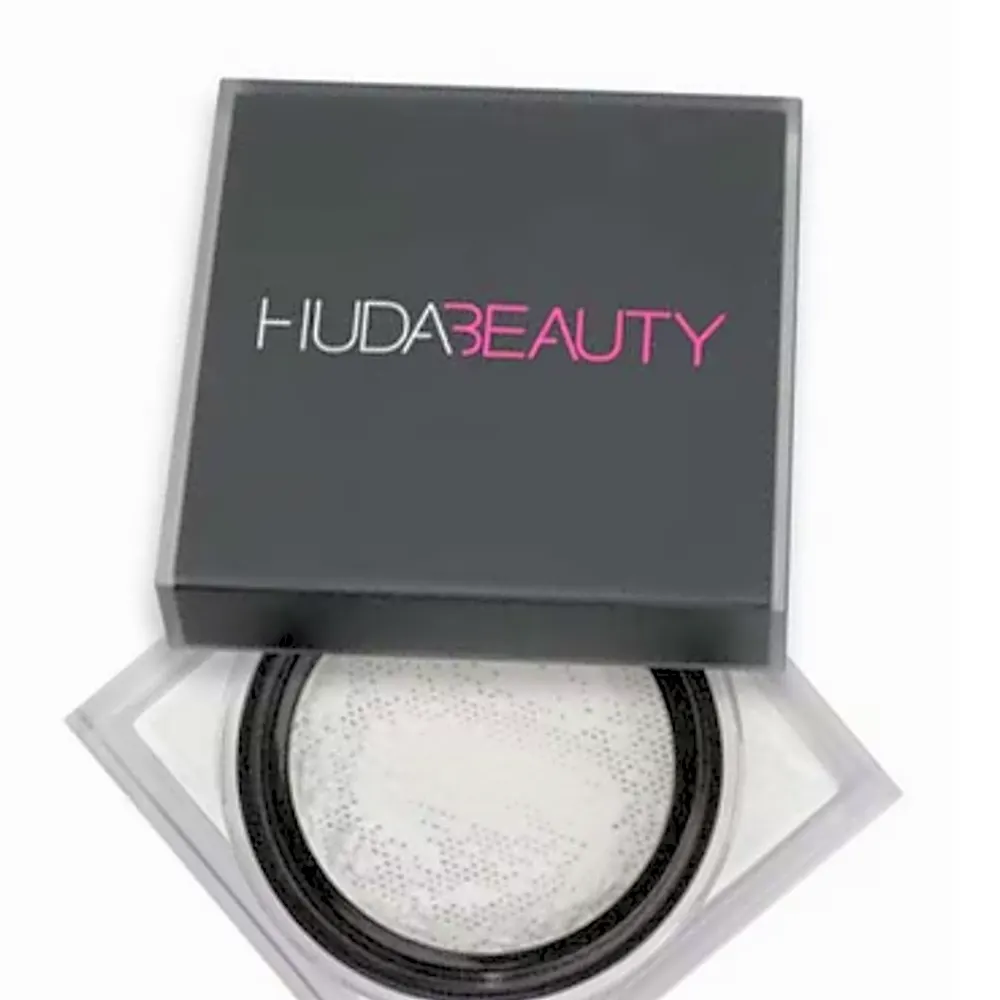 Huda Beauty Easy Bake Loose Powder (Sugar Cookie)