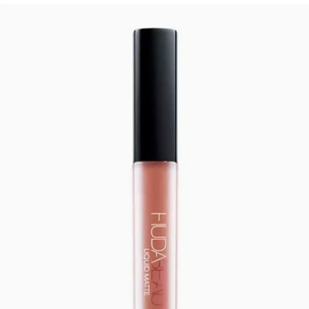 Huda Beauty Liquid Matte Lipstick Trendsetter- A Stylish (Brown Nude)