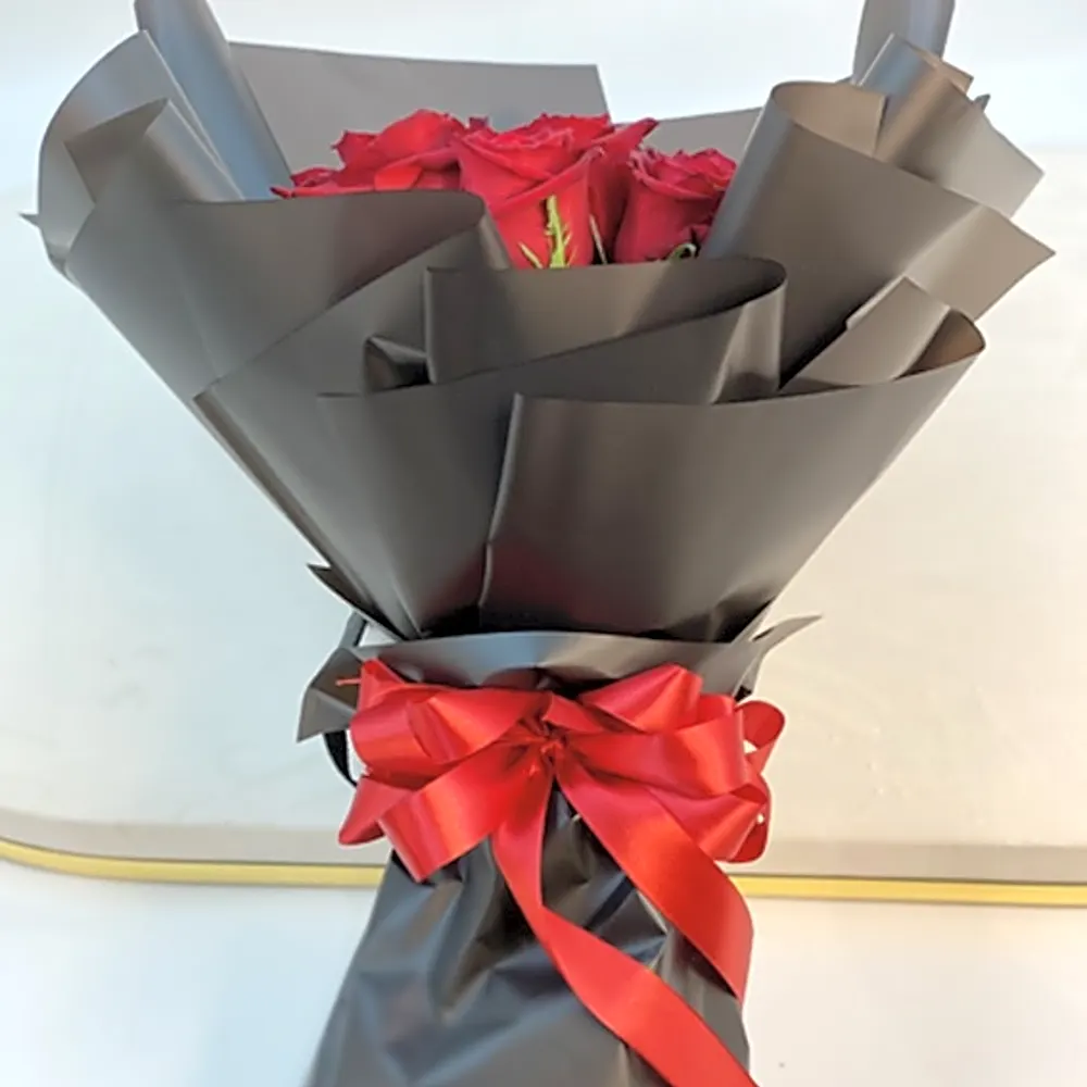 The rose bouquet is pulse