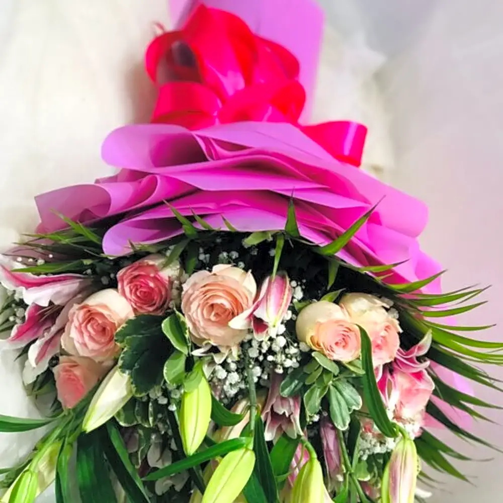 Pink roses bouquet with pink star, areca and gypso N