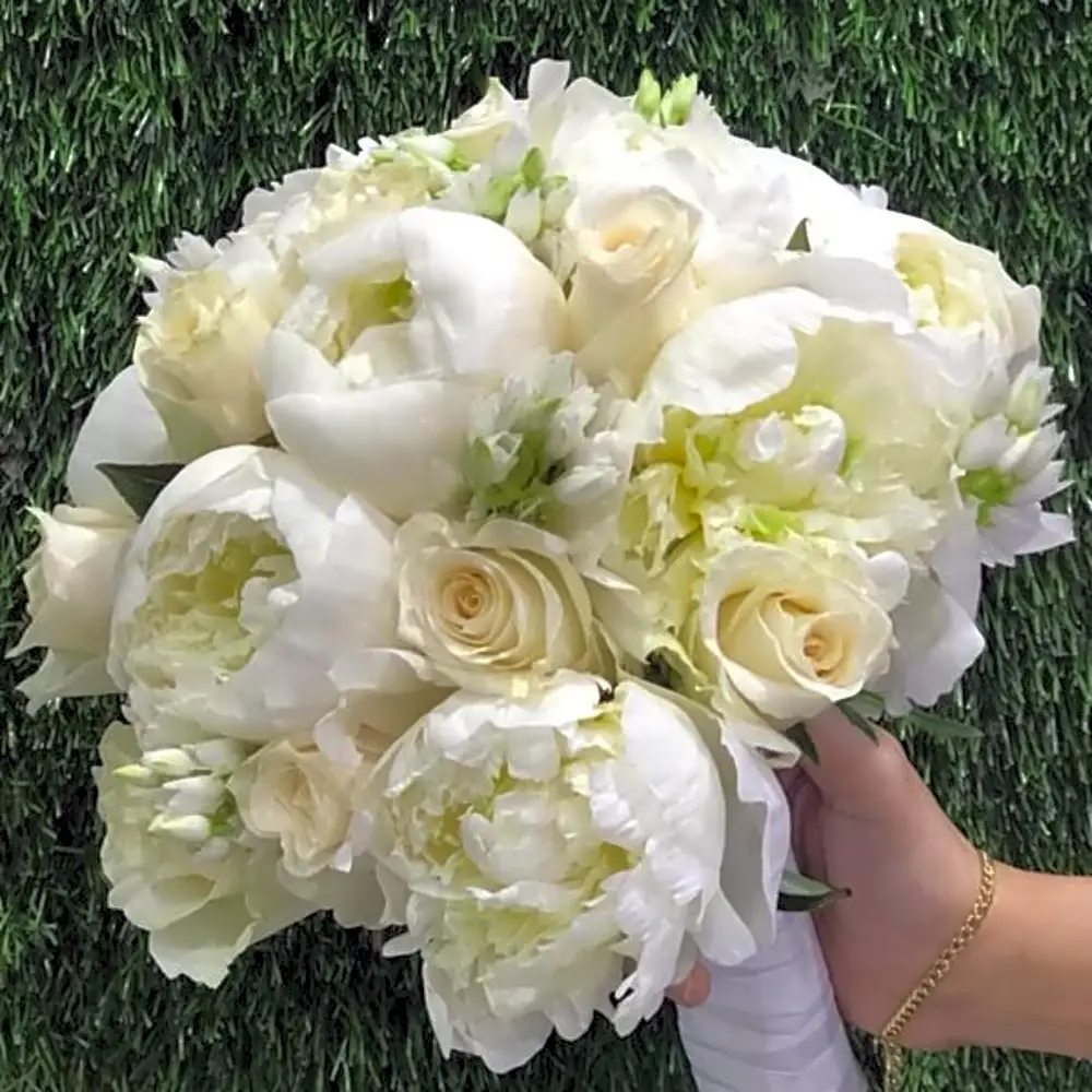 Mix flowers of bridal bouquet N