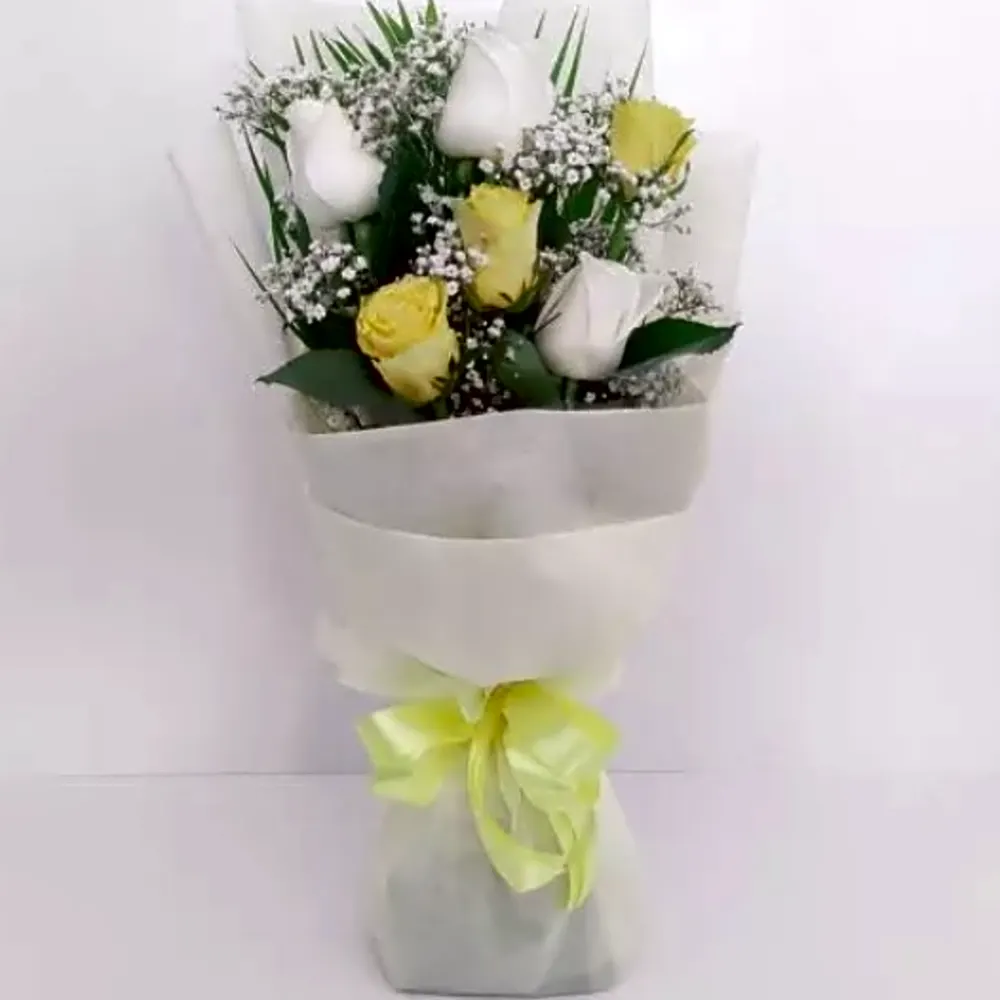 Mix white and yellow flowers bouquet