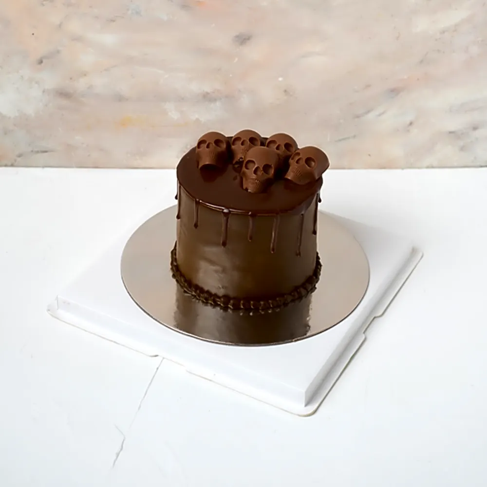 Chic and Creep Halloween Cake